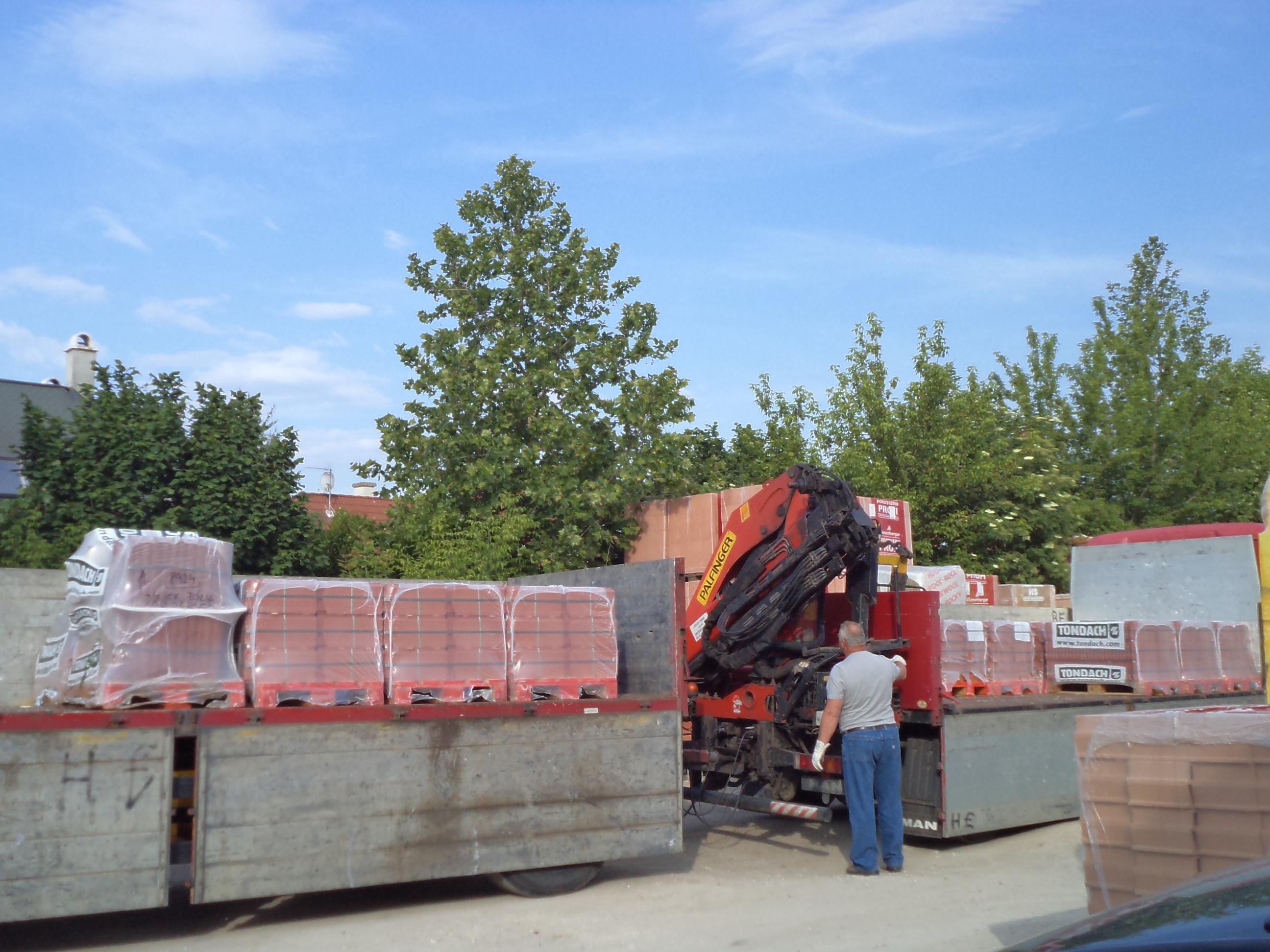 Kókaiék egész házra elegendő téglát kaptak a Wienerbergertől. NagyCsaládiHáz – a nyertes Kókai család