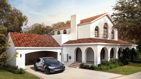 Tesla Solar Roof a tetőn - toszkán stílusú elemekkel