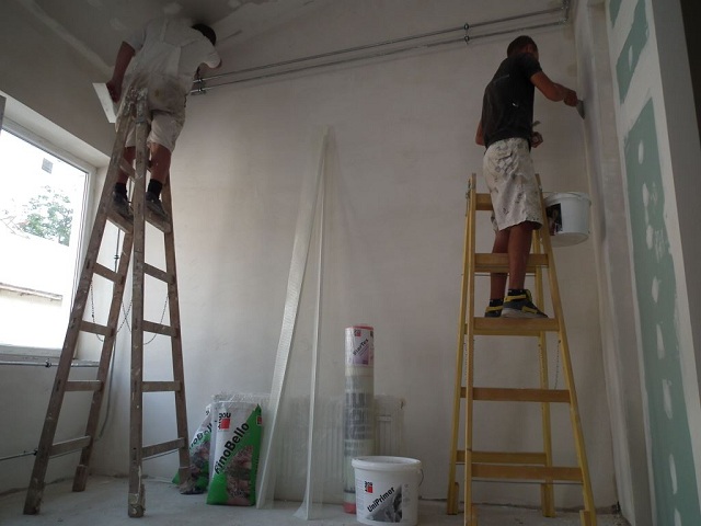 Fel&uacute;j&iacute;t&aacute;s Baumit anyagokkal