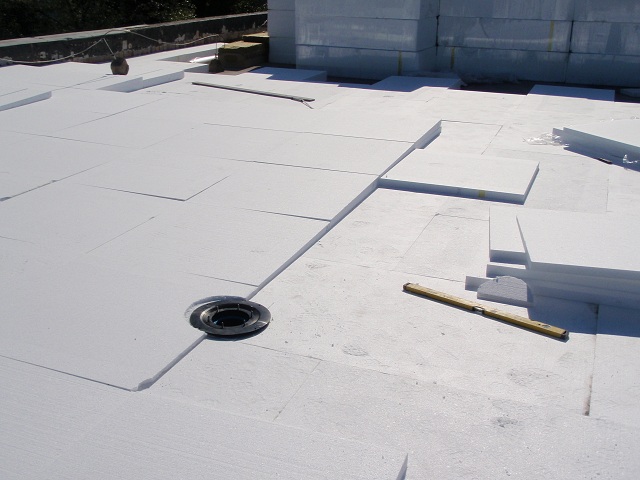 Polisztirol hőszigetel&eacute;s