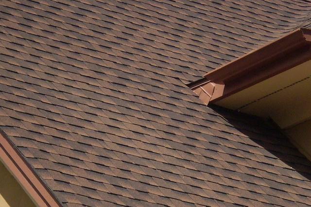 Tetőfedő anyagok kiválasztása 5. – palatető, zsindely, nád 