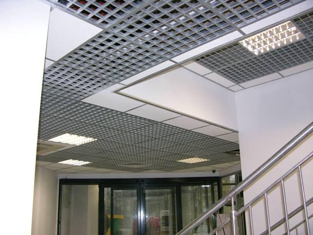 Kazett&aacute;s &eacute;s r&aacute;csos &aacute;lmennyezet