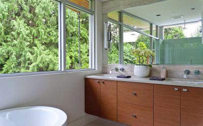 Ablakos fürdőszoba - fürdő / WC ötlet, modern stílusban