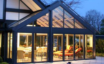 Fényár szürkületben a kertben - nappali ötlet, modern stílusban