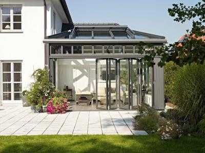 Praktikusan beépített terasz - erkély / terasz ötlet, modern stílusban