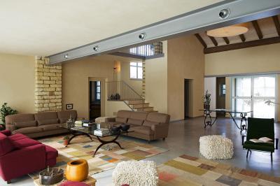 Egybenyitott terek - nappali ötlet, modern stílusban