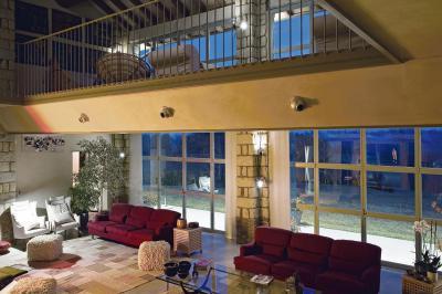 Tágas nappali - nappali ötlet, modern stílusban