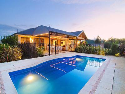 medence43 - medence / jakuzzi ötlet, modern stílusban