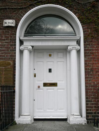 Bejáratok19 - bejárat ötlet, klasszikus stílusban