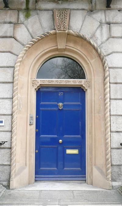 Bejáratok21 - bejárat ötlet, klasszikus stílusban