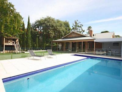 mednece62 - medence / jakuzzi ötlet, modern stílusban