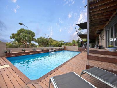 medence67 - medence / jakuzzi ötlet, modern stílusban