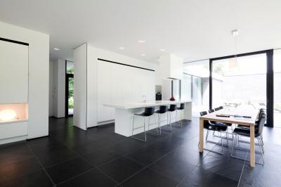 Tágas konyha - konyha / étkező ötlet, modern stílusban