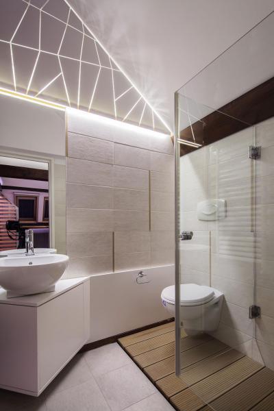 Egyedi világítás - fürdő / WC ötlet, modern stílusban