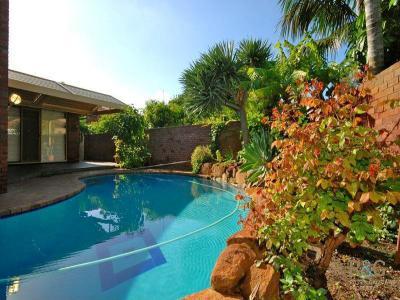 medence82 - medence / jakuzzi ötlet, modern stílusban