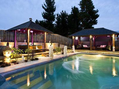 medence87 - medence / jakuzzi ötlet, modern stílusban