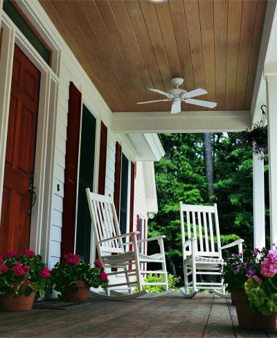 Pihenés muskátlik között - erkély / terasz ötlet