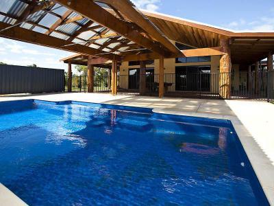 medence90 - medence / jakuzzi ötlet, modern stílusban