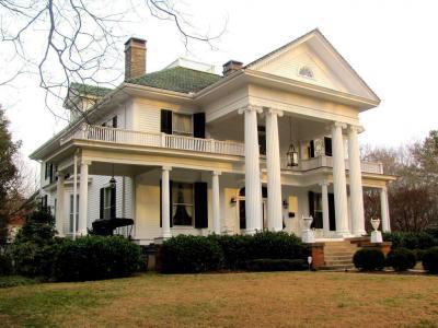 Hatalmas oszlopos ház - homlokzat ötlet