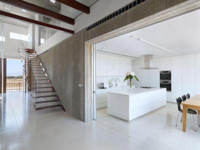 Konyha tolóajtóval - konyha / étkező ötlet, modern stílusban