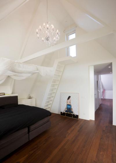 Magas hálószoba - háló ötlet, modern stílusban