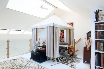 Művészlakás - háló ötlet