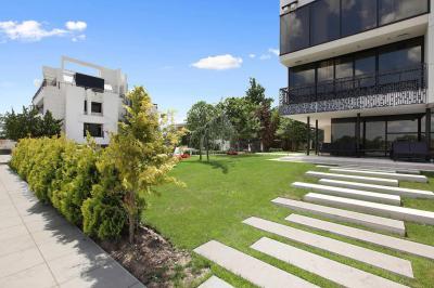 Kétszintes ház - homlokzat ötlet, modern stílusban