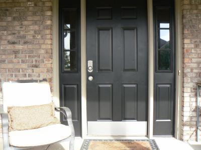 Fekete bejárati ajtó - bejárat ötlet, mediterrán stílusban