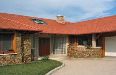  Családi ház homlokzata - homlokzat ötlet, modern stílusban