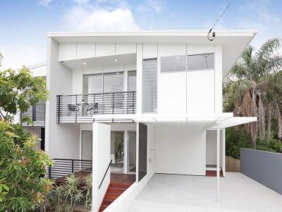 garázs47 - homlokzat ötlet, modern stílusban