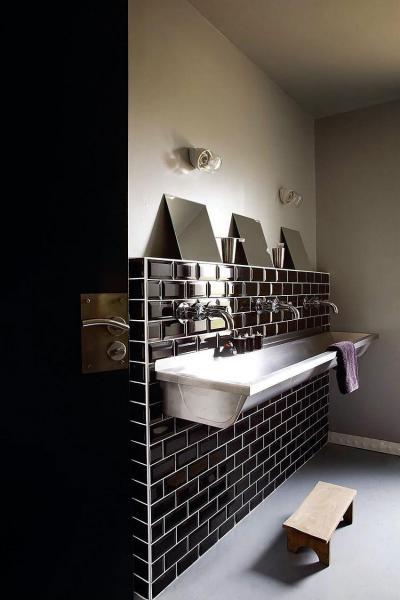 Fekete csempe - fürdő / WC ötlet, modern stílusban