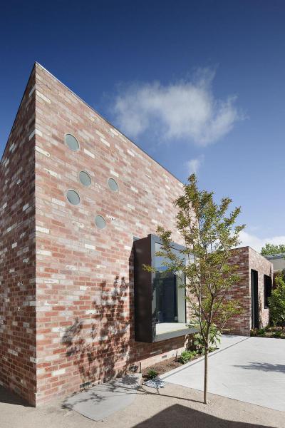 Téglafal - homlokzat ötlet, modern stílusban