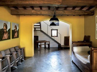 Boltíves átjáró - nappali ötlet, rusztikus stílusban