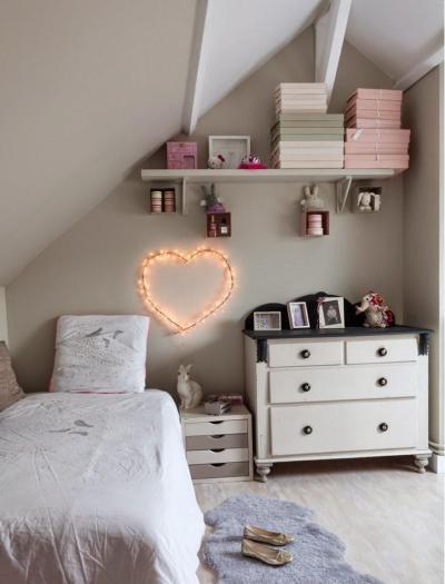 Lányos harmónia - tetőtér ötlet, modern stílusban