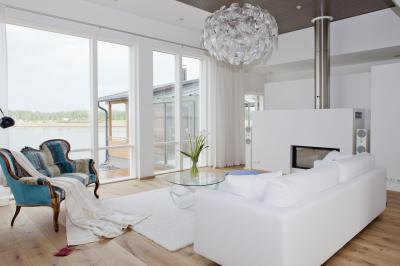 Eklektikus nappali klasszikus kanapéval - nappali ötlet