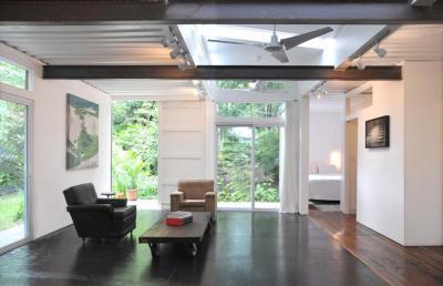 Egyszerű konténerház nappali - nappali ötlet, modern stílusban