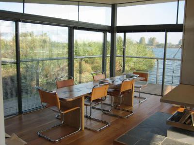 Nappali nagy ablakkal - nappali ötlet