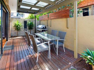 pergola18 - kert / udvar ötlet, modern stílusban