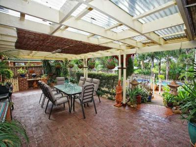 pergola20 - kert / udvar ötlet, egzotikus stílusban