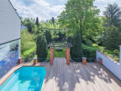 Medence a teraszon - medence / jakuzzi ötlet, modern stílusban