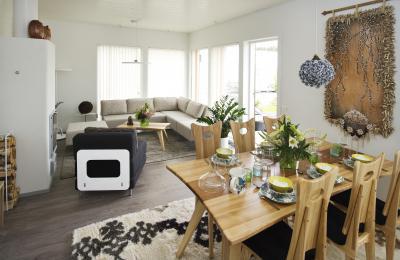 Nappali és étkező sok virággal - nappali ötlet