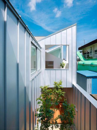 kell a zöld - homlokzat ötlet, minimál stílusban