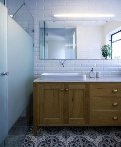 Metrócsempe burkolat - fürdő / WC ötlet, modern stílusban