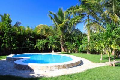 Majdnem szív - medence / jakuzzi ötlet, mediterrán stílusban