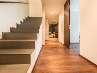 Lépcső felfelé - belső továbbiak ötlet, modern stílusban