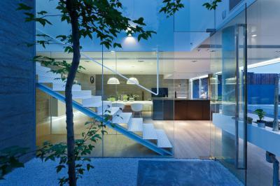 Üvegfalú feljáró - belső továbbiak ötlet, modern stílusban