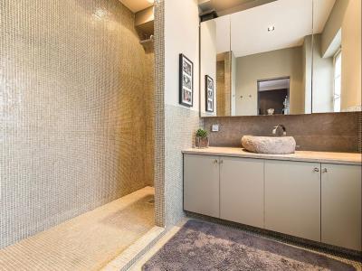 Kőmosdó - fürdő / WC ötlet, modern stílusban