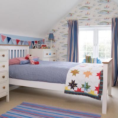 Tetőtérben kényelmesen - gyerekszoba ötlet, modern stílusban