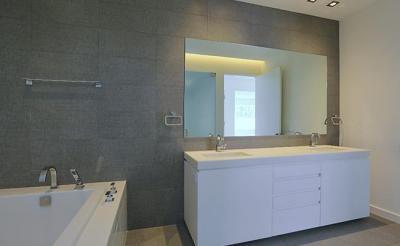 Minimál fürdőszoba - fürdő / WC ötlet, modern stílusban