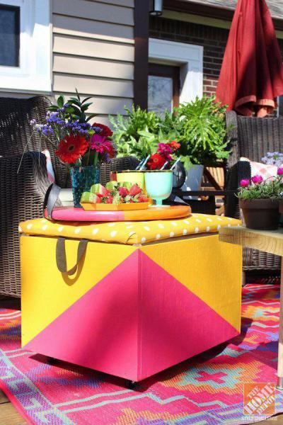 Pink és sárga ottomán - erkély / terasz ötlet, modern stílusban